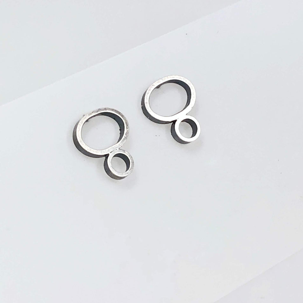 Poise Studs