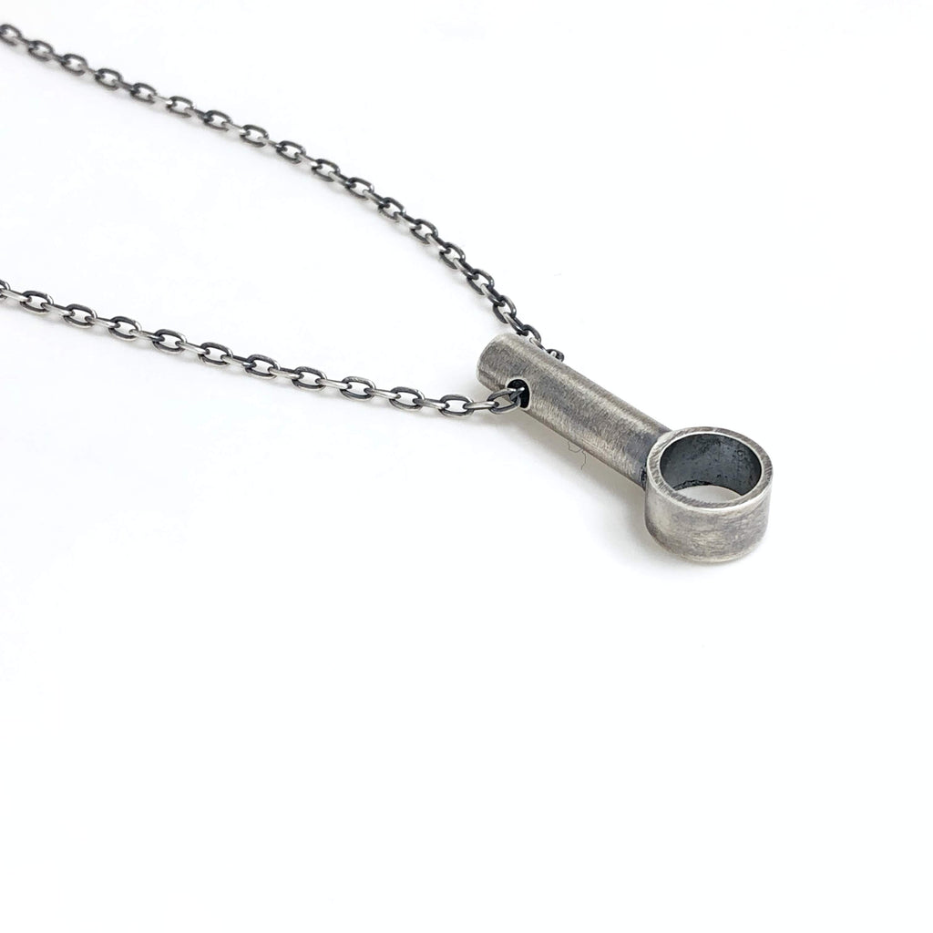 Upright Necklace