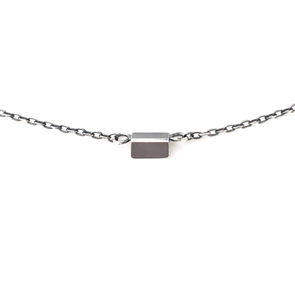 Vee Necklace